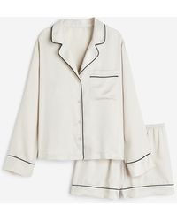 H&M Satinpyjama mit Oberteil und Shorts - Weiß