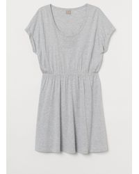 H&M + T-Shirt-Kleid - Grau