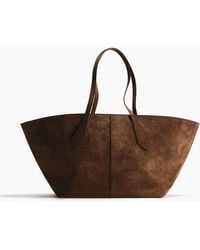 H&M - Shopper aus Veloursleder - Lyst
