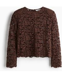 H&M - Kanten Blouse Met Schoudervullingen - Lyst