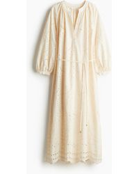 H&M - Kleid mit Broderie Anglaise und Bindegürtel - Lyst
