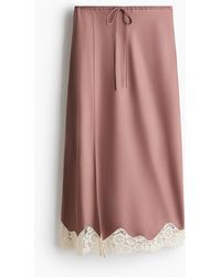 H&M - Satinjupe mit Spitze - Lyst
