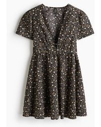 H&M - Kleid aus Baumwollpopeline mit V-Ausschnitt - Lyst