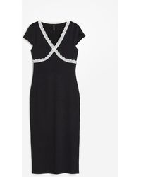 H&M - Geripptes Kleid mit Spitzenborten - Lyst