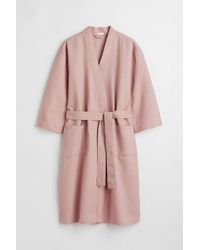 Robe de chambre gaufrée H&M en coloris Rose Femme Vêtements Vêtements de nuit Nuisettes et chemises de nuit 