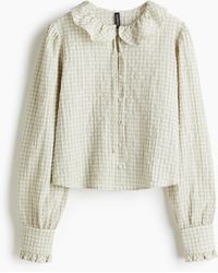H&M - Bluse mit Volantkragen - Lyst