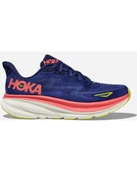 Hoka One One - Clifton 9 Chaussures pour Femme en Evening Sky/Coral Taille 36 | Route - Lyst