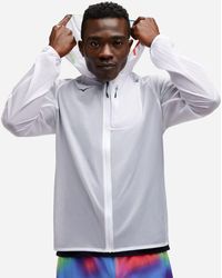 Hoka One One - Skyflow Jacke für Herren in White/Multi Größe M | Jacken - Lyst