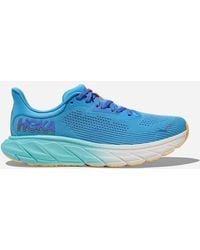 Hoka One One - Arahi 7 Chaussures pour Femme en Swim Day/Virtual Blue Taille 36 | Route - Lyst