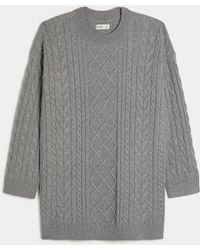 Hollister - Kuscheliges Oversized-Pulloverkleid mit Zopfstrickmuster und Rundhalsausschnitt - Lyst
