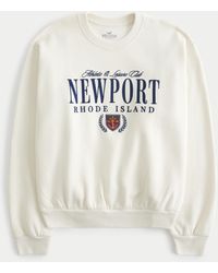 Hollister - Lässiges Sweatshirt mit Rundhalsausschnitt und Newport Rhode Island-Grafik - Lyst