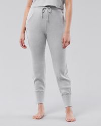 Hollister Dreamworthy Joggers Store, 52 