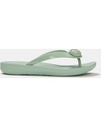Fitflop - Iqushion Glossy-Button Flip Flops - Lyst