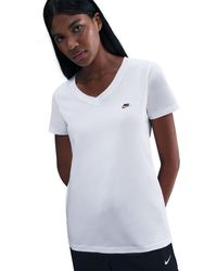 Nike - Club V T-Shirt - Lyst