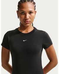 Nike - Sportswear Club Chill Knit Mod Crop T-Shirt - Lyst