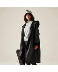 Regatta - Adults Waterproof Quick-Drying Fleece-Lined Changing Robe - Lyst