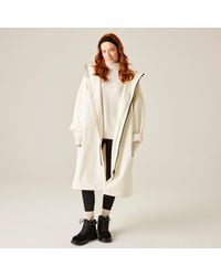 Regatta - Adults Waterproof Quick-Drying Fleece-Lined Changing Robe - Lyst