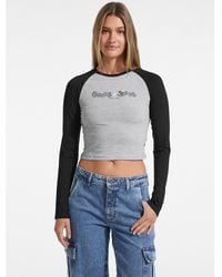 Guess - Raglan Cropped Baby Tee - Lyst