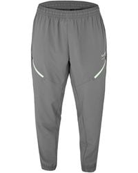 New Balance - Closed Hem Woven Joggers - Lyst