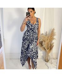 AX Paris - Printed V Neck Zig Zag Hem Pleated Midi Dress - Lyst