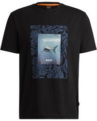 BOSS - Regular-Fit T-Shirt aus Baumwoll-Jersey mit Artwork der Saison - Lyst