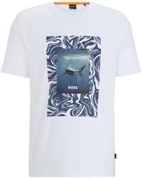 BOSS - Regular-Fit T-Shirt aus Baumwoll-Jersey mit Artwork der Saison - Lyst