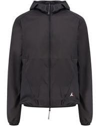 Roa - Packable Wind Jacket - Lyst