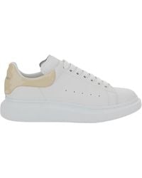 Alexander McQueen - Low-Top Sneakers With Chunky Sole And Patent Heel Tab - Lyst