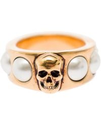 Alexander McQueen - Antique-Tone Ring With Skull And Pearl Embellishment - Lyst
