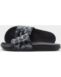adilette nike