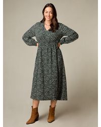 Live Unlimited - Curve Petite Ditsy Textured Jersey Shirred Waist Midi Dress - Lyst