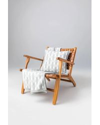 Johnstons of Elgin - Blanket Stitched Basketweave Throw - Lyst