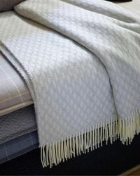 Johnstons of Elgin - Trellis Weave Merino Bed Throw - Lyst
