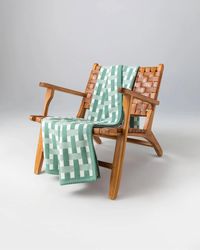 Johnstons of Elgin - Blanket Stitched Basketweave Throw - Lyst