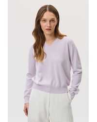 Johnstons of Elgin - Cashmere V Neck Light Jumper - Lyst