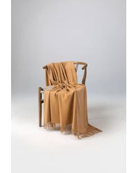Johnstons of Elgin - Camel Cashmere Throw - Lyst