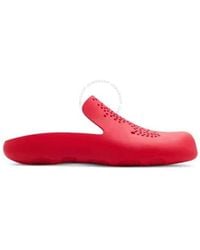 Burberry - Equestrian Knight Stingray Preforated Sandals, Brand Size 42 (Us - Lyst