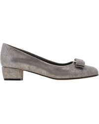 Ferragamo - Vara Bow Metallic Pumps - Lyst