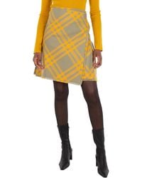 Burberry - Check-Pattern Frayed Skirt, Brand Size 6 (Us - Lyst
