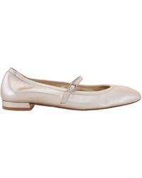 Stuart Weitzman - Light Claris Ballet Flats - Lyst