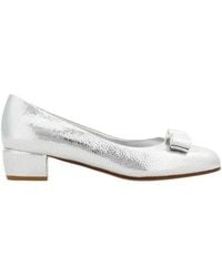 Ferragamo - Vara Hammered Calfskin Pumps - Lyst