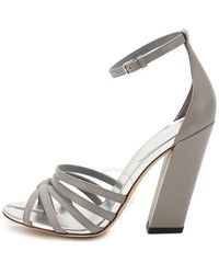 Burberry - Split-toe Detail Leather Hove Thong S - Lyst