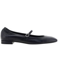 Stuart Weitzman - Claris Leather Ballet Flats - Lyst