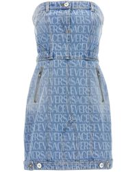 Versace - Minikleid Allover aus Denim - Lyst
