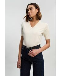 Karen Millen - Forever Viscose Blend V Neck Knitted Short Sleeve Top - Lyst