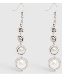 Karen Millen - Logo Pearl Drop Earrings - Lyst
