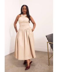 Karen Millen - Premium Tailored Linen Halter Neck Belted Full Midi Dress - Lyst