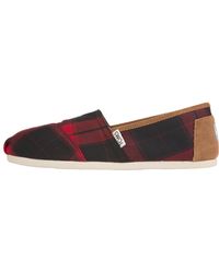 red and black toms