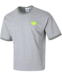 adidas - Originals Graphic T-Shirt Asia Sizing - Lyst