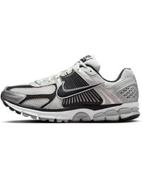 Nike - Zoom Vomero 5 'Metallic' - Lyst